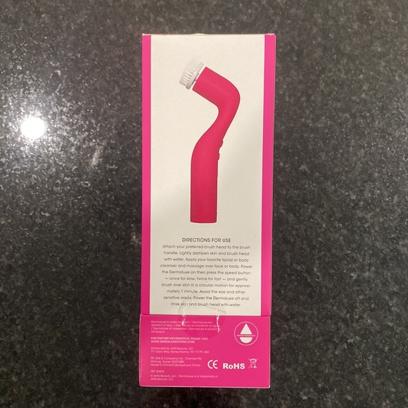 Derma Luxe Advanced Cleasing System - Picture 3 of 4